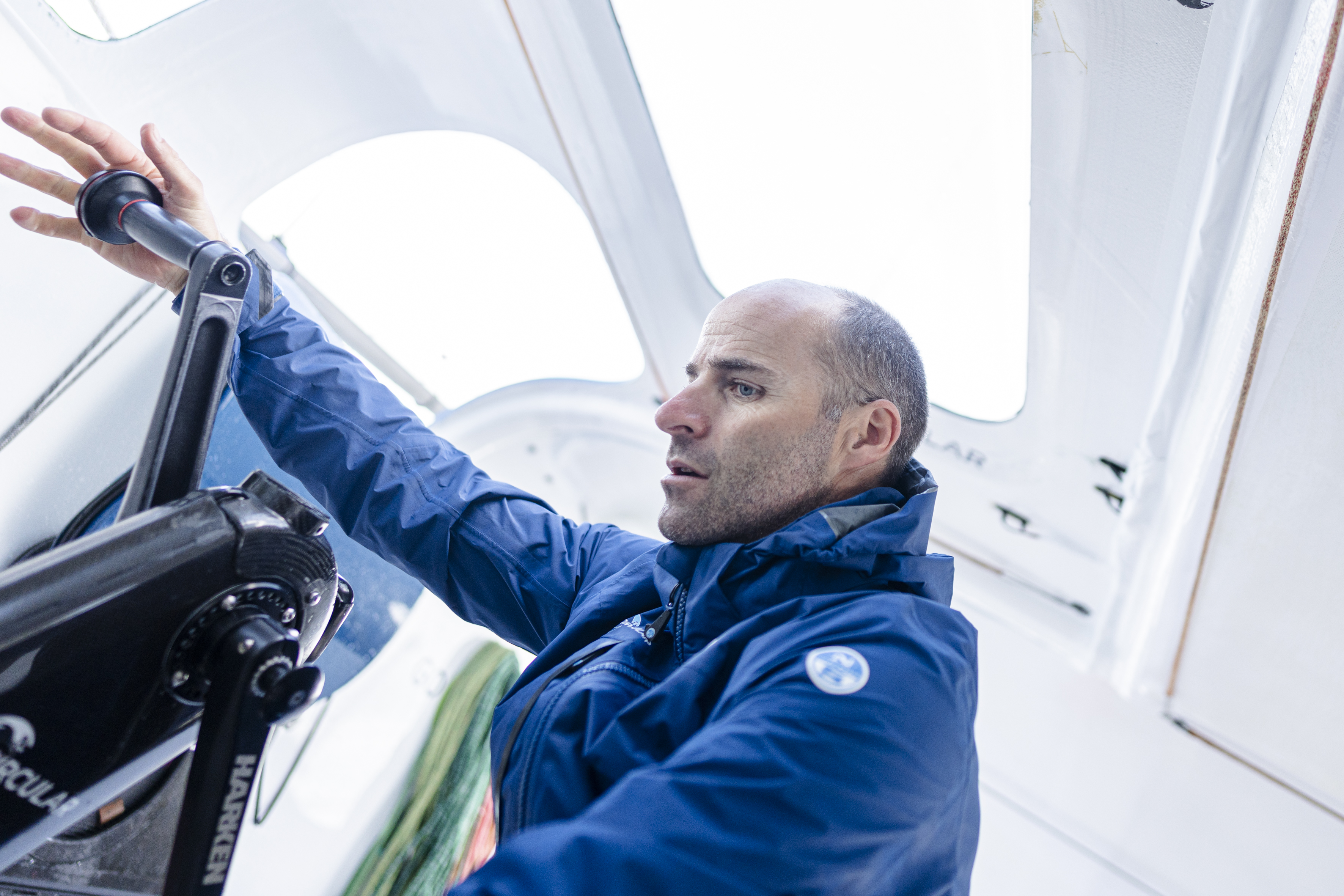 Damage to the bowsprit on Holcim-PRB, but Nicolas Lunven continues racing towards New York